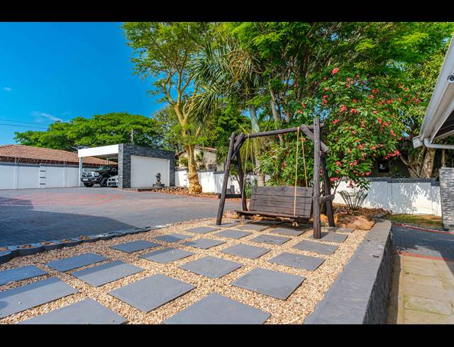 6 BEDROOM FREESTANDING FOR SALE IN ATHLONE PARK